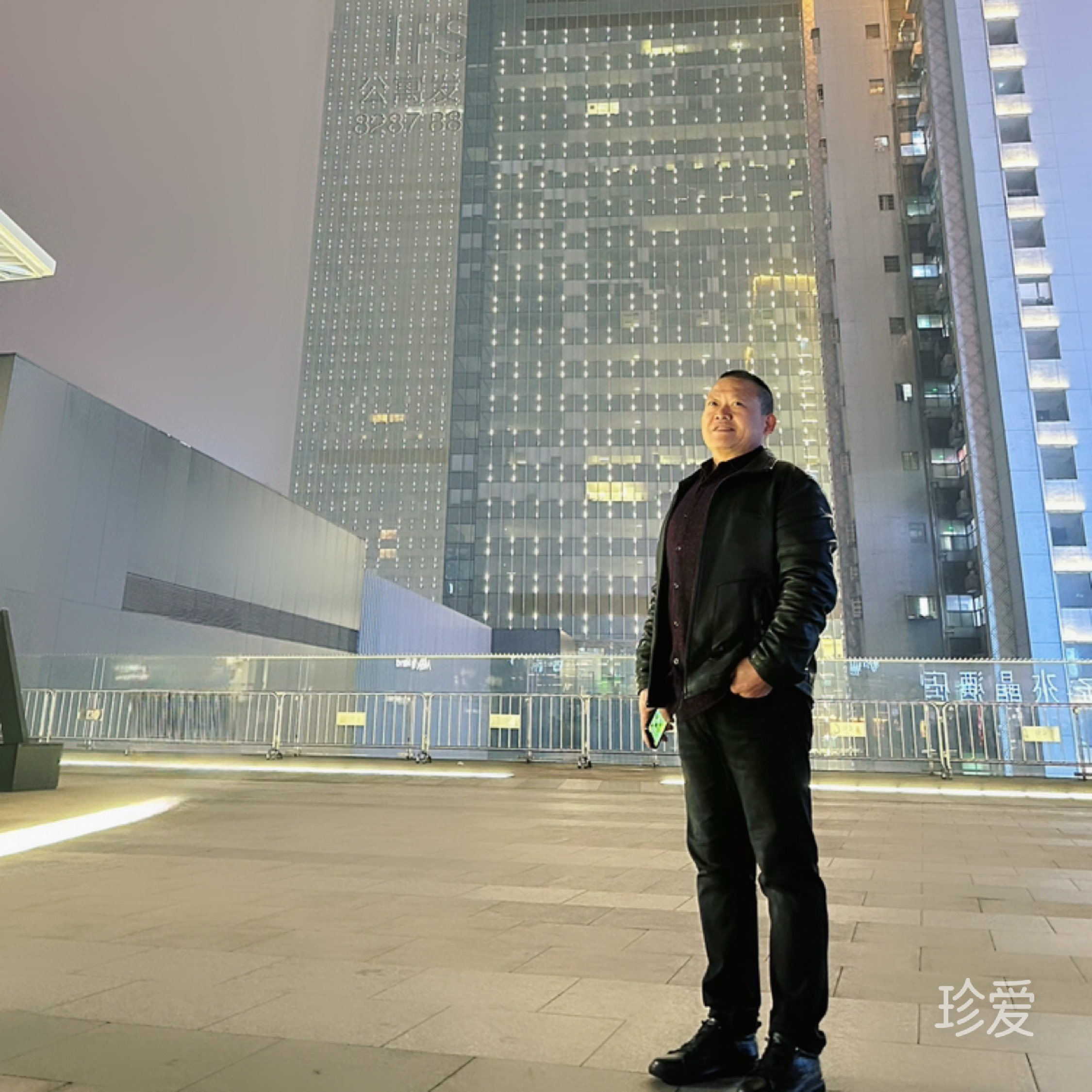 月下拥佳人