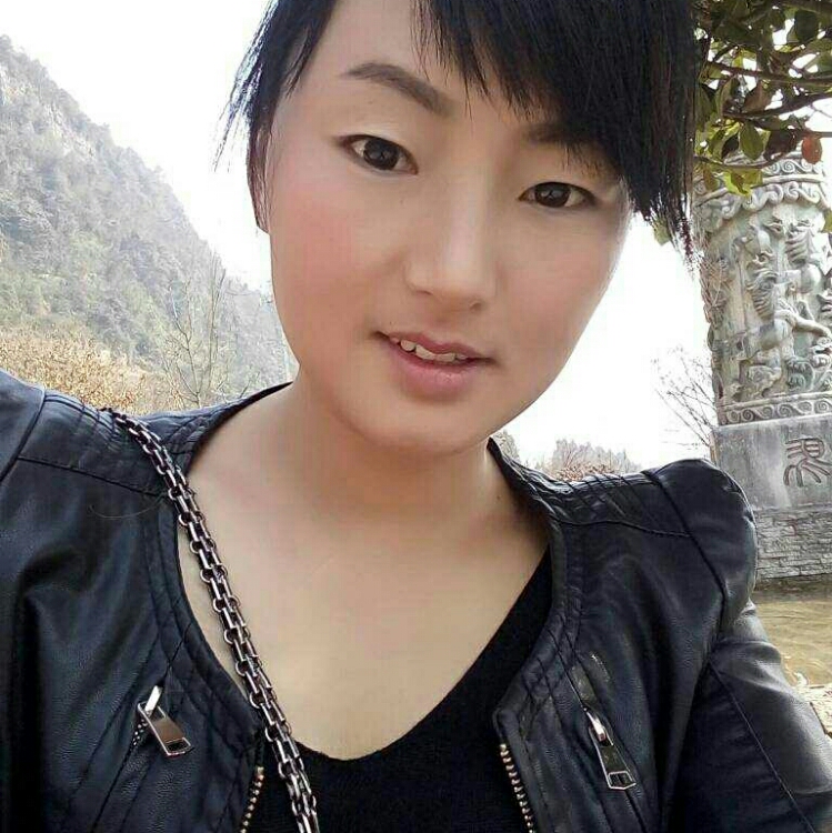 初夏的蓝