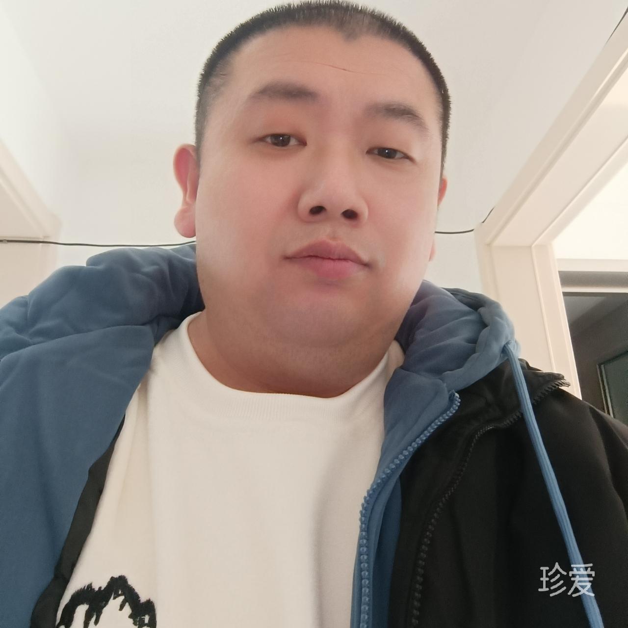 笑着哭的男人