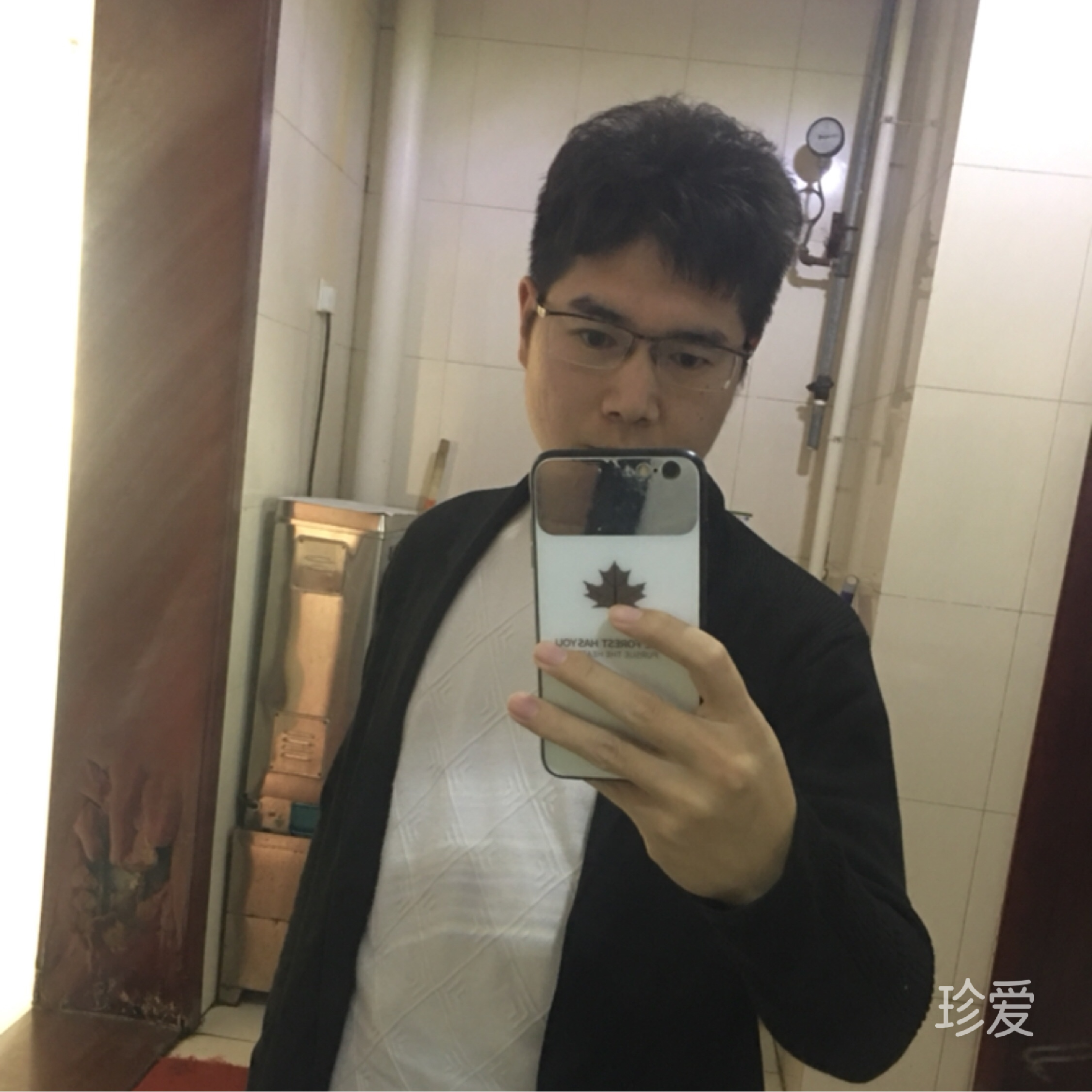 夜幕下的忘忧海