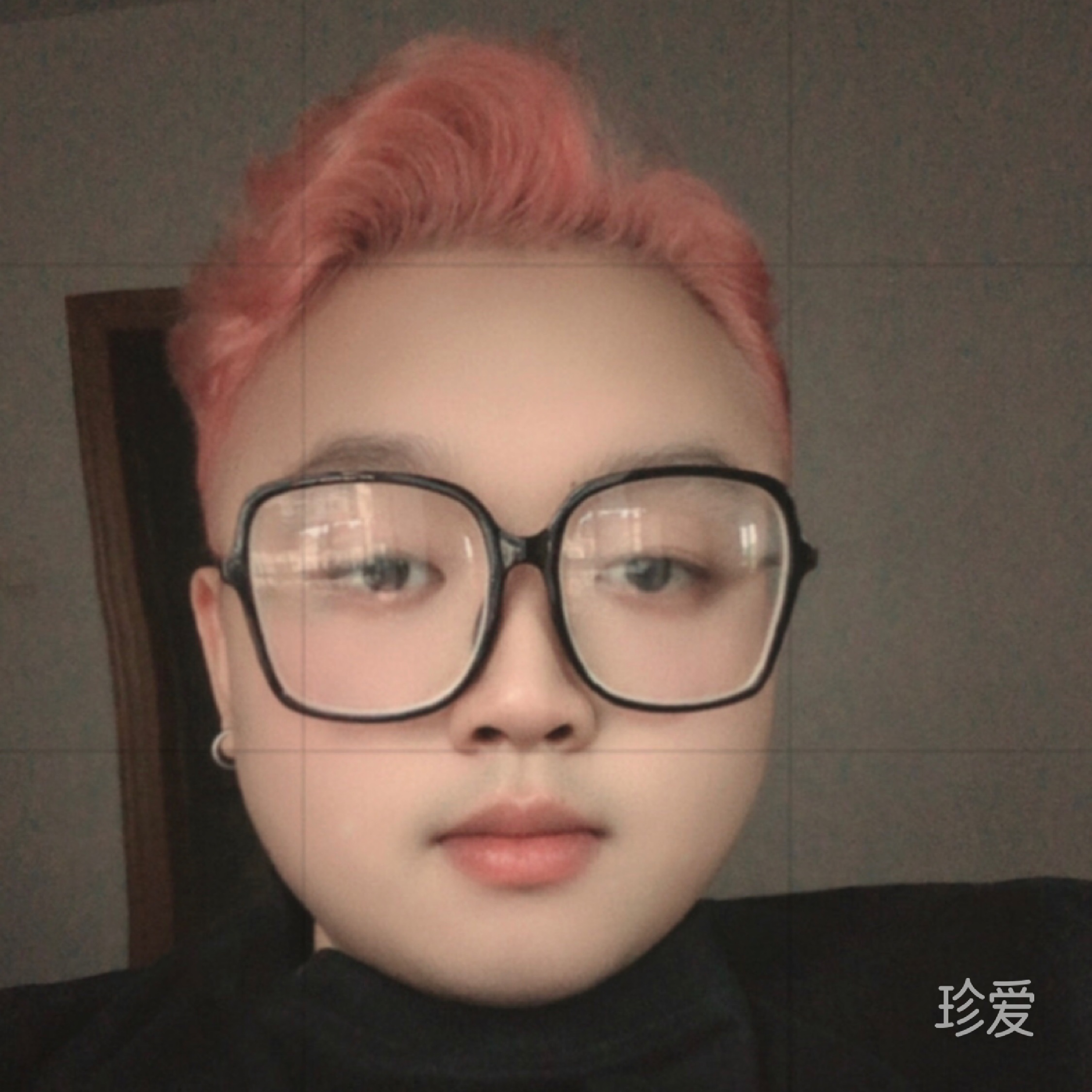 坐在楼顶看月亮