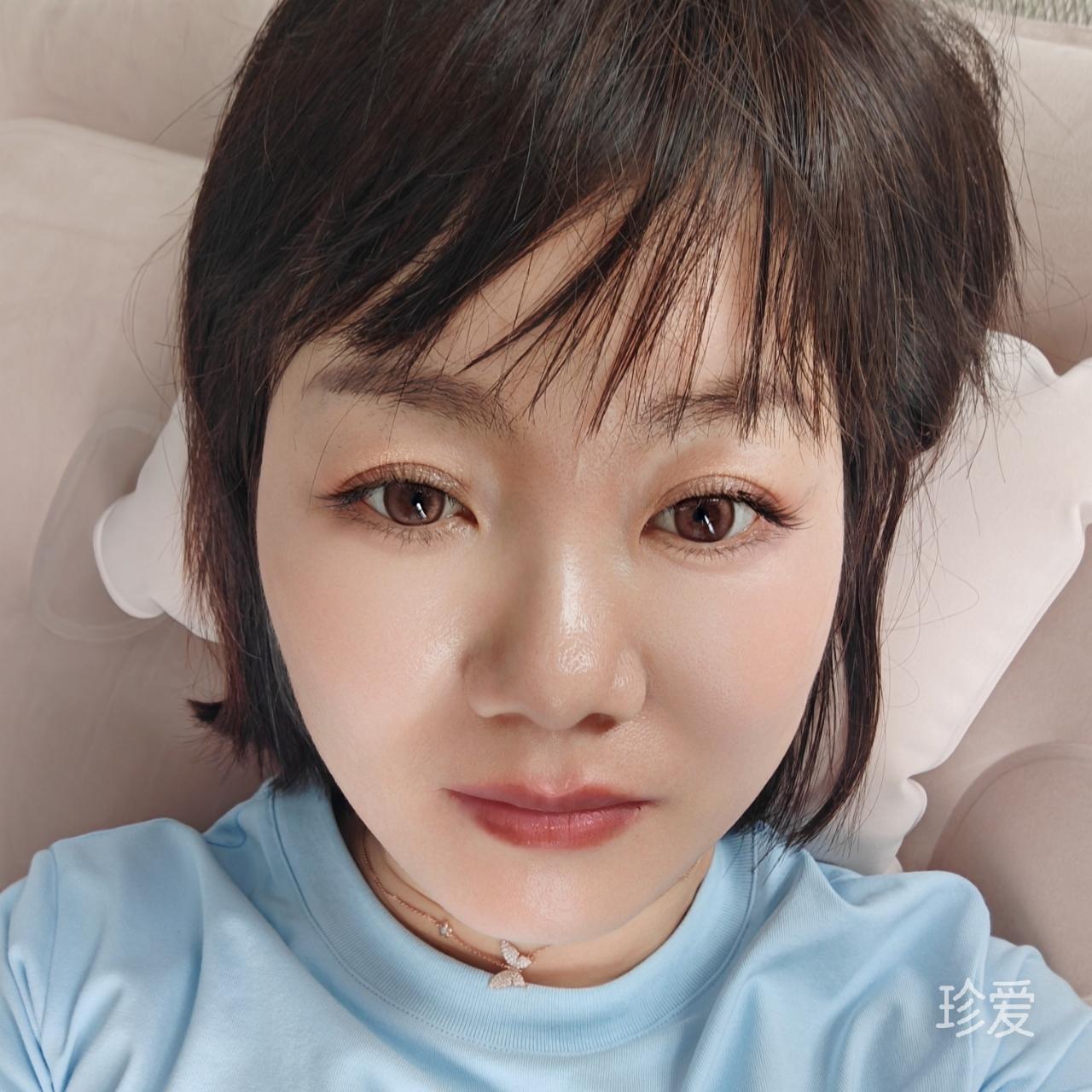 睡懒觉的猫