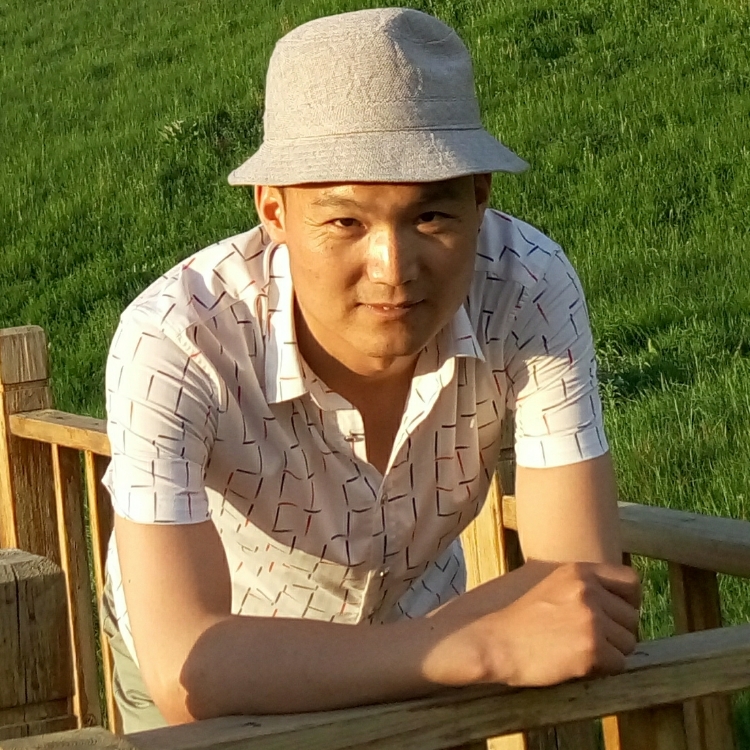 半城明月半城光