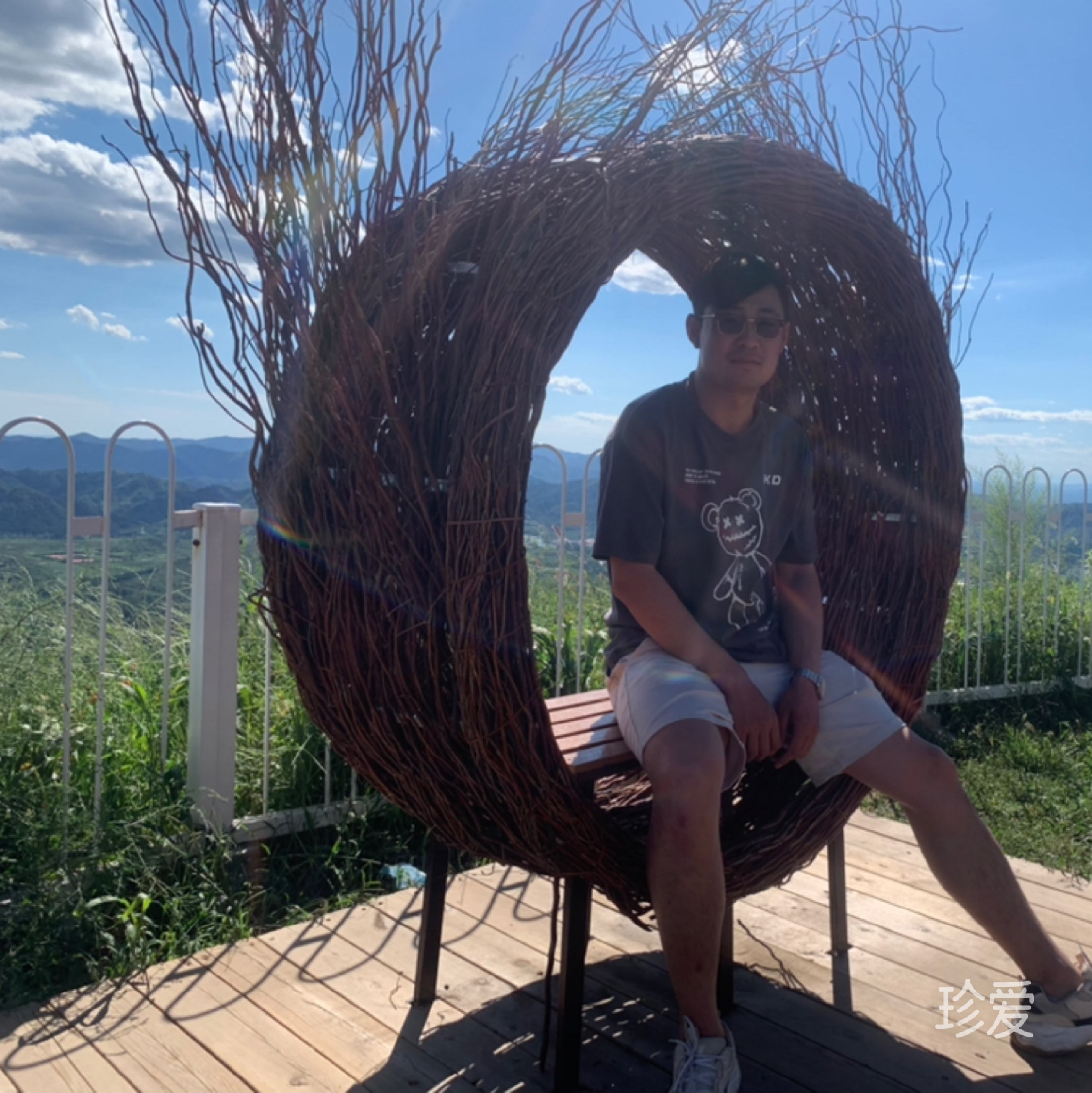 黑夜中那一縷光