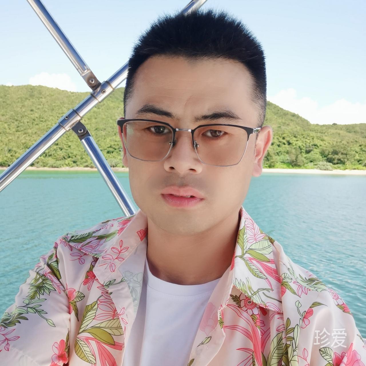 会一字马的阿鹏