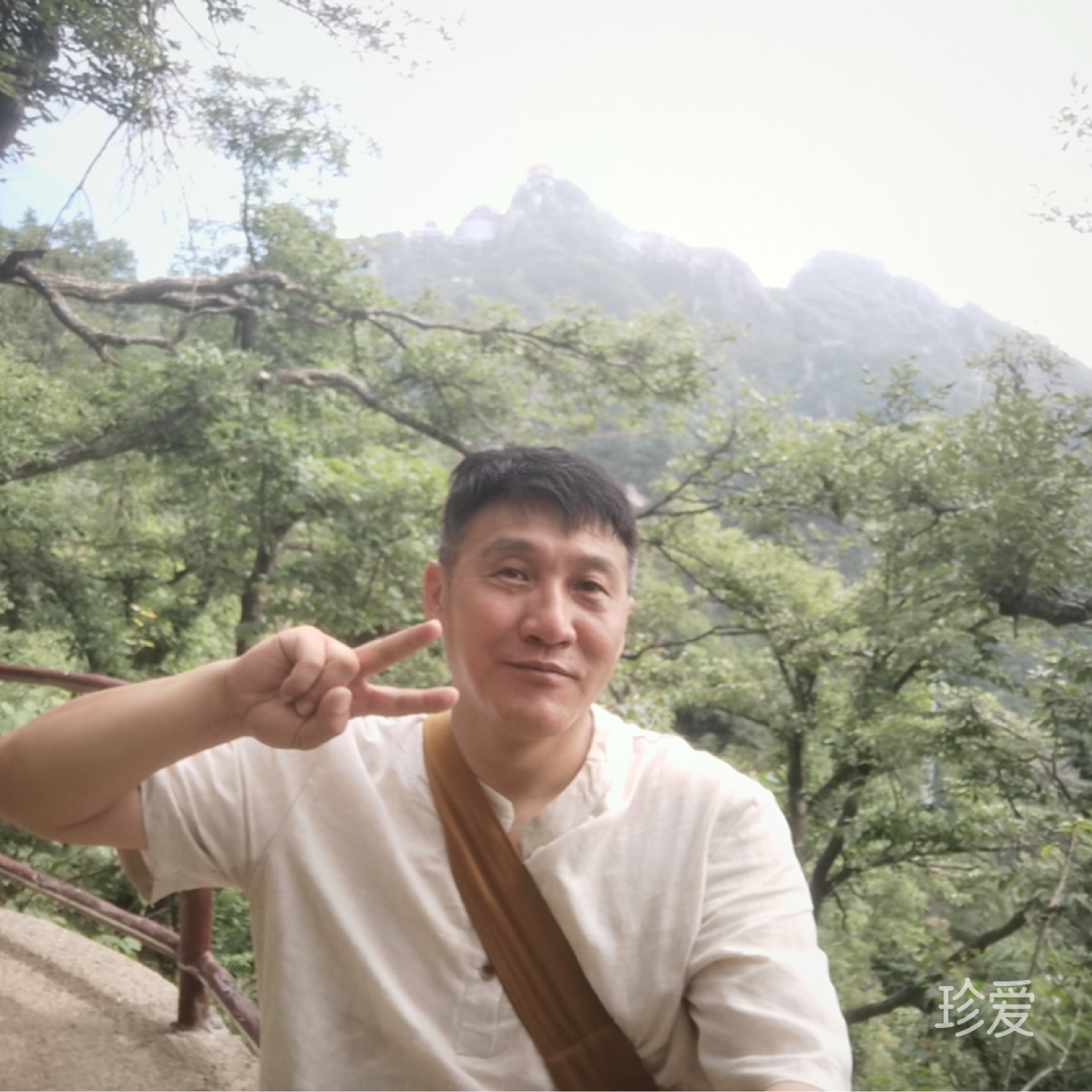 宏斌