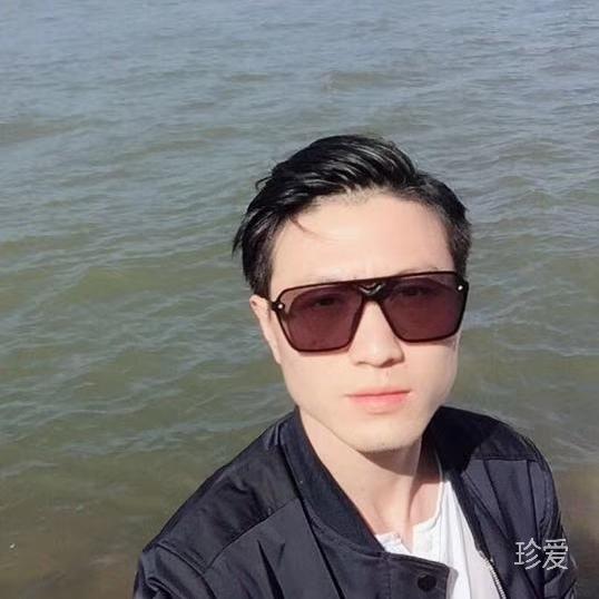 笑容也寂寞