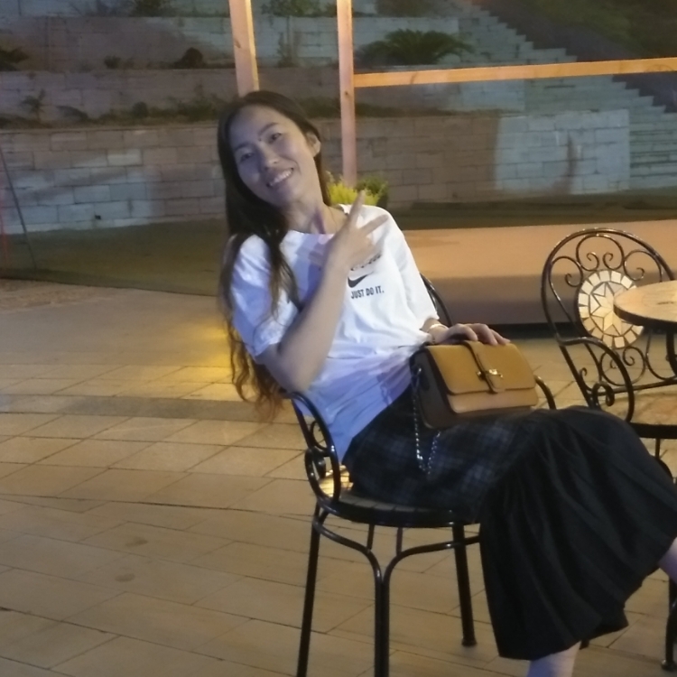 一杯咖啡一個(gè)蘋果