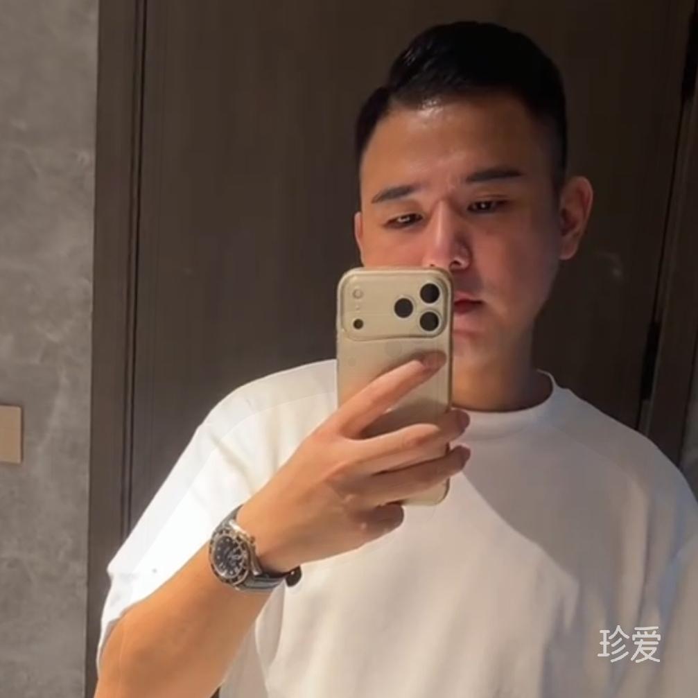 一抹浅笑
