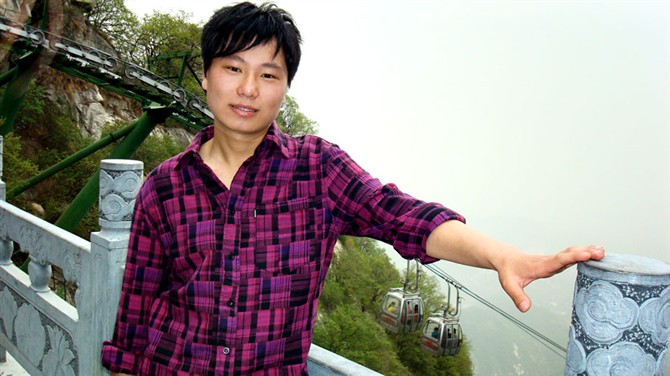 孤風(fēng)寂雨寒