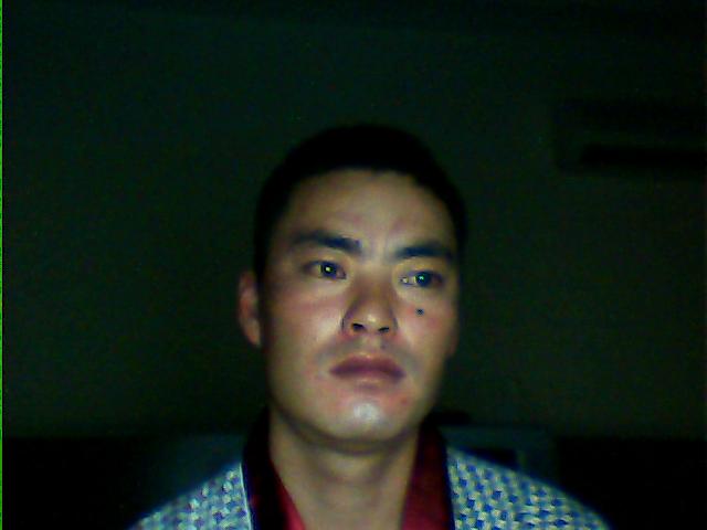 手挽美酒空對月