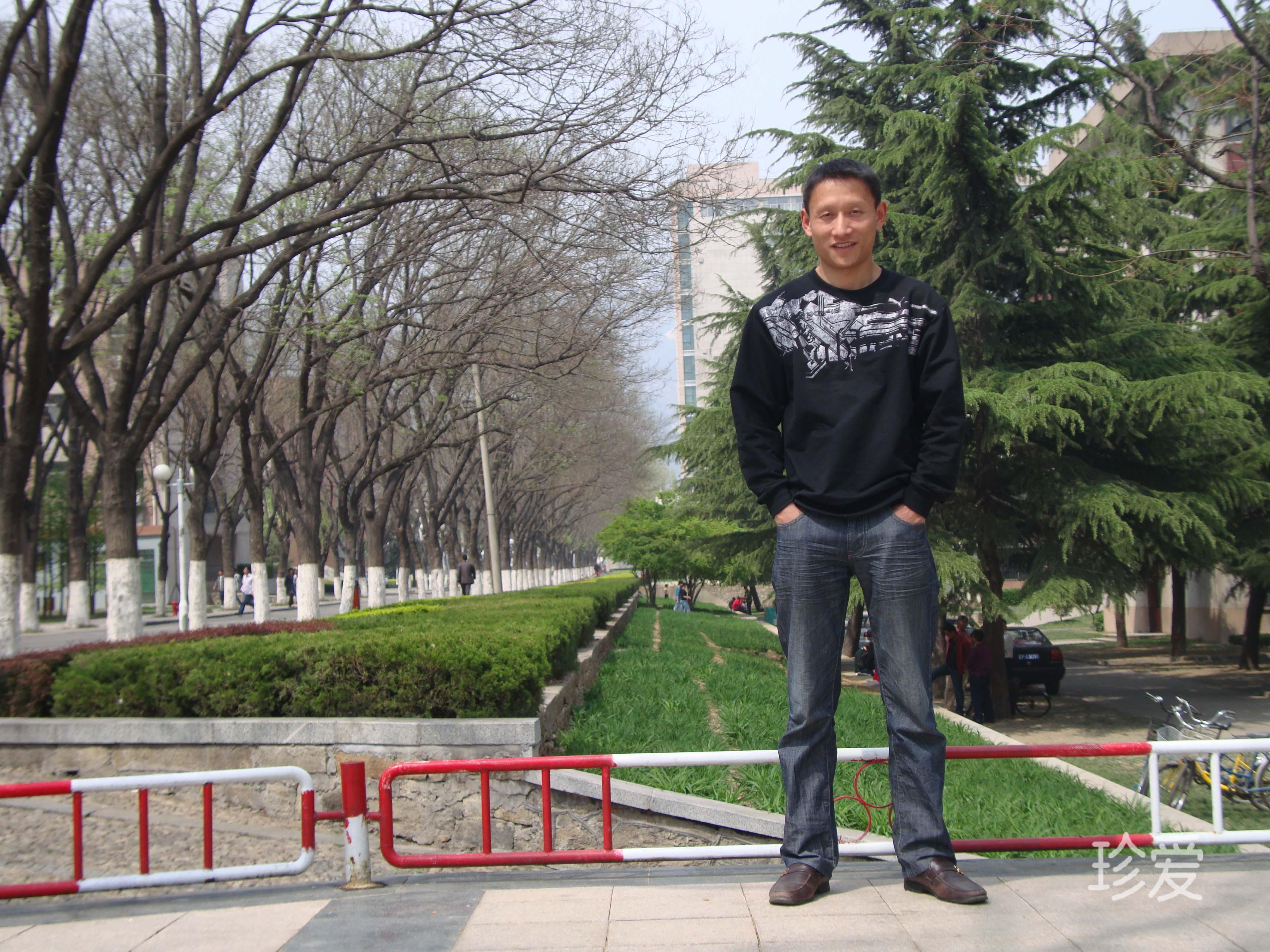 携手共明月