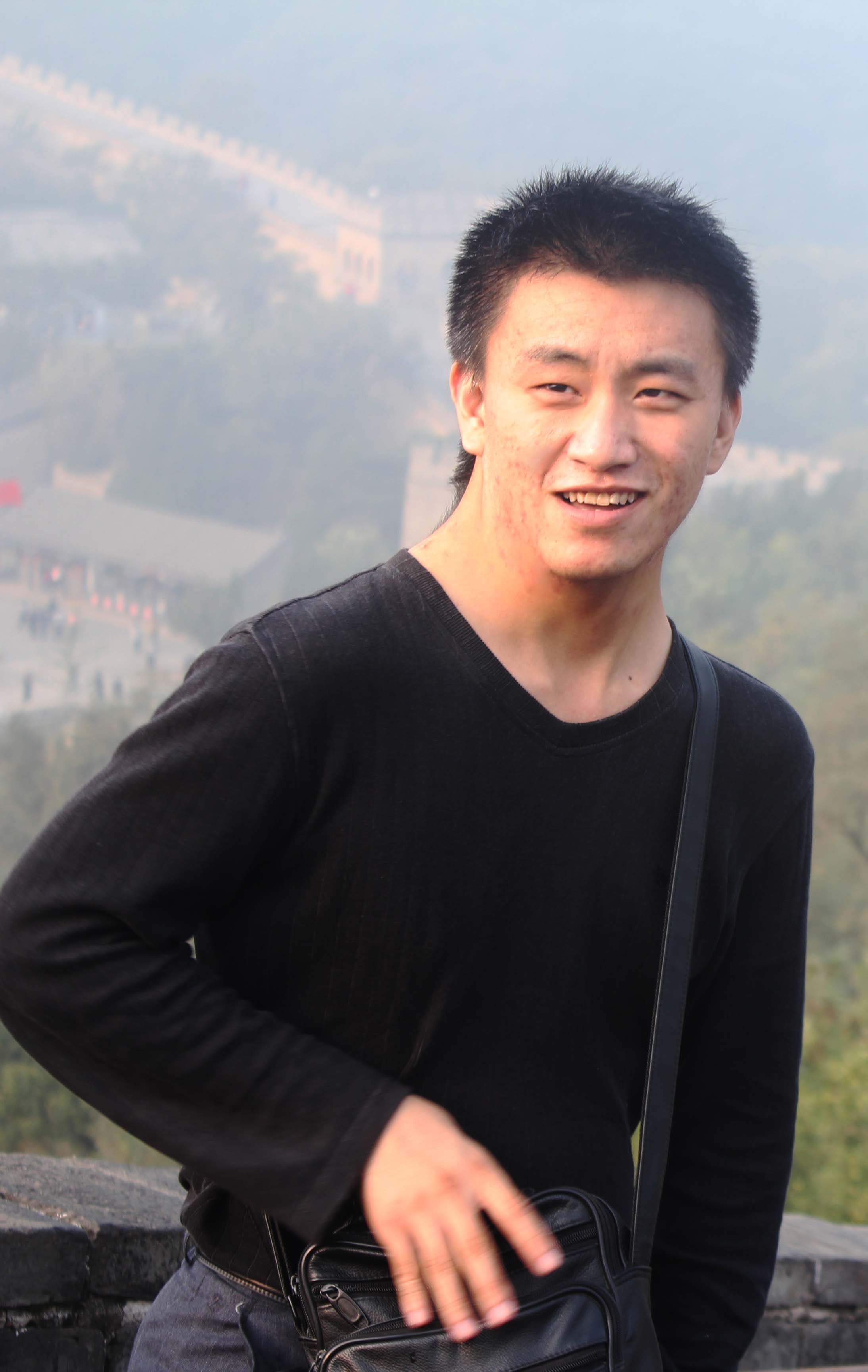 爬到山顶看日出