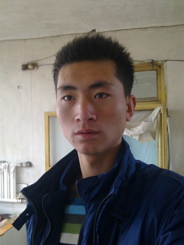 满街游走打听幸福