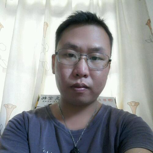 依山伴水小竹樓