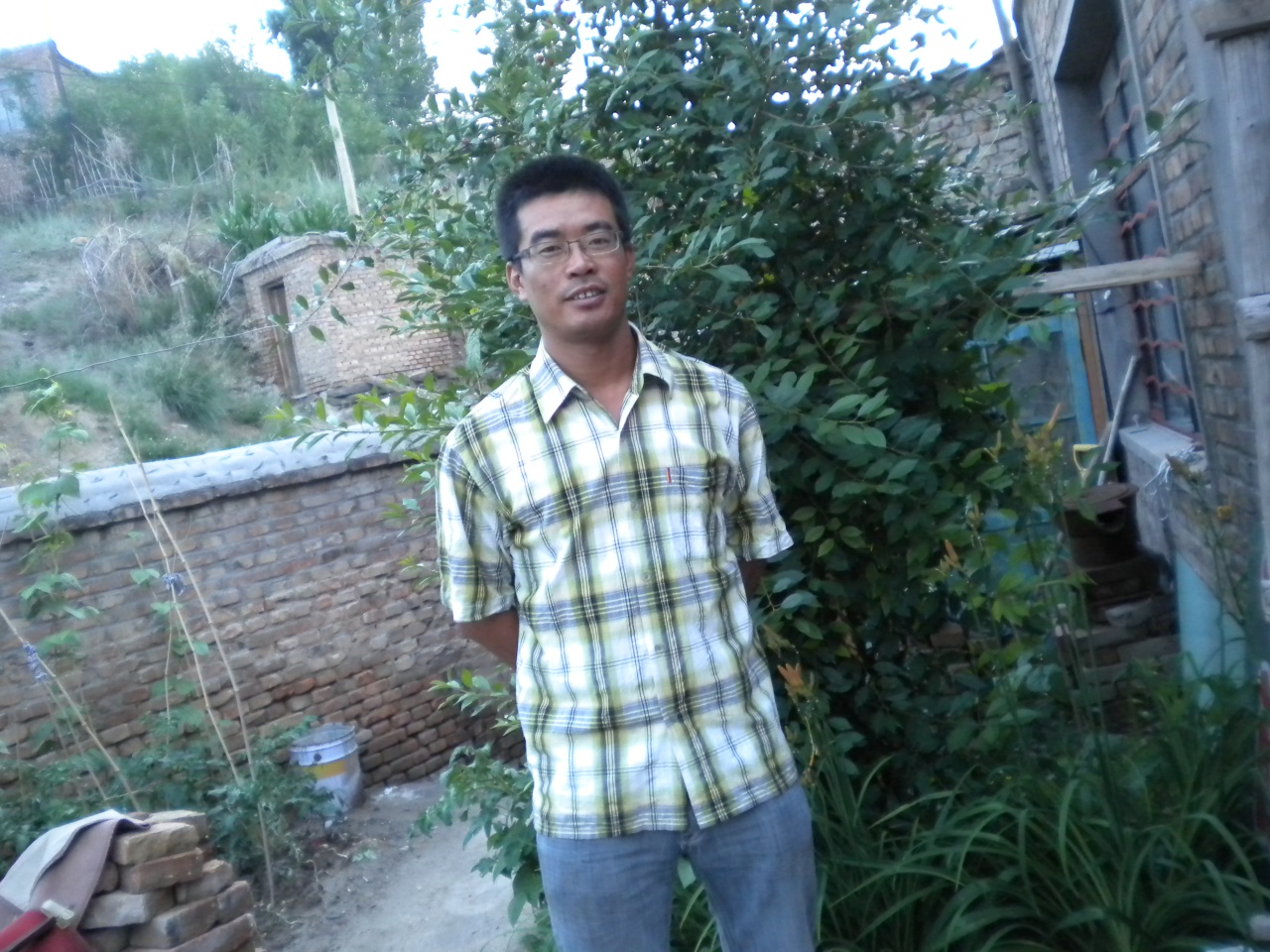 孤單尋影來相伴