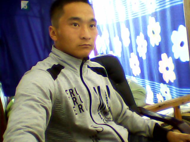 纵里寻她千百度