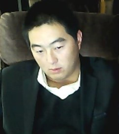 м微笑，敷衍心痛